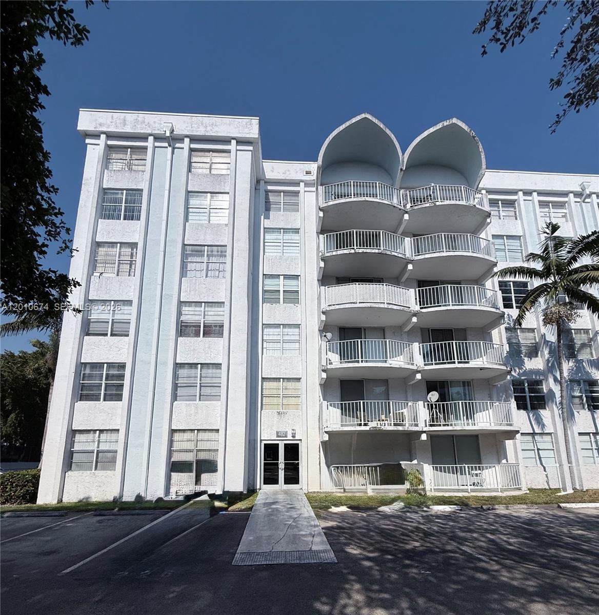MONTECARLO CONDO - Residential