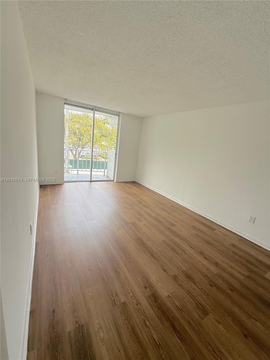 MONTECARLO CONDO - Residential