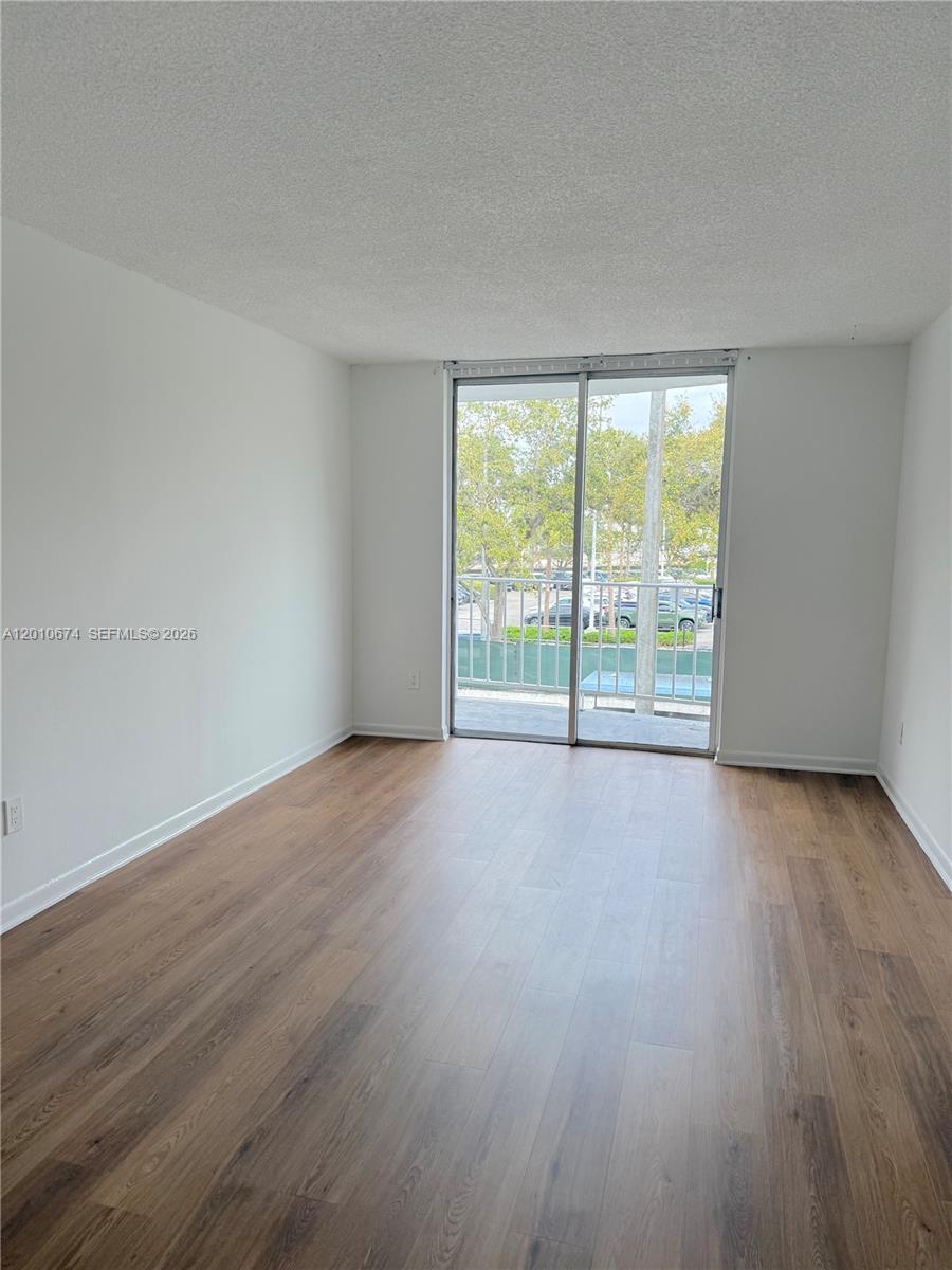 MONTECARLO CONDO - Residential