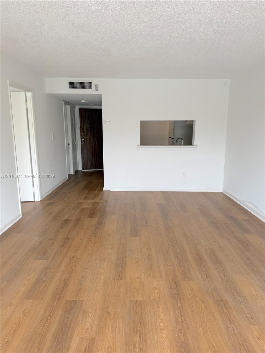 MONTECARLO CONDO - Residential