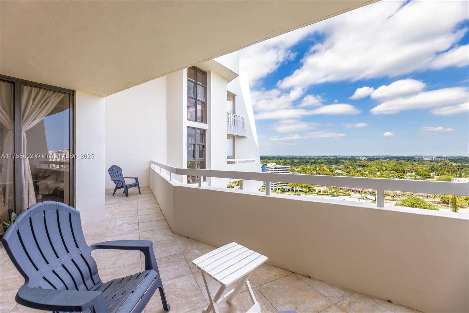 TOWERS OF QUAYSIDE CONDO - Residential