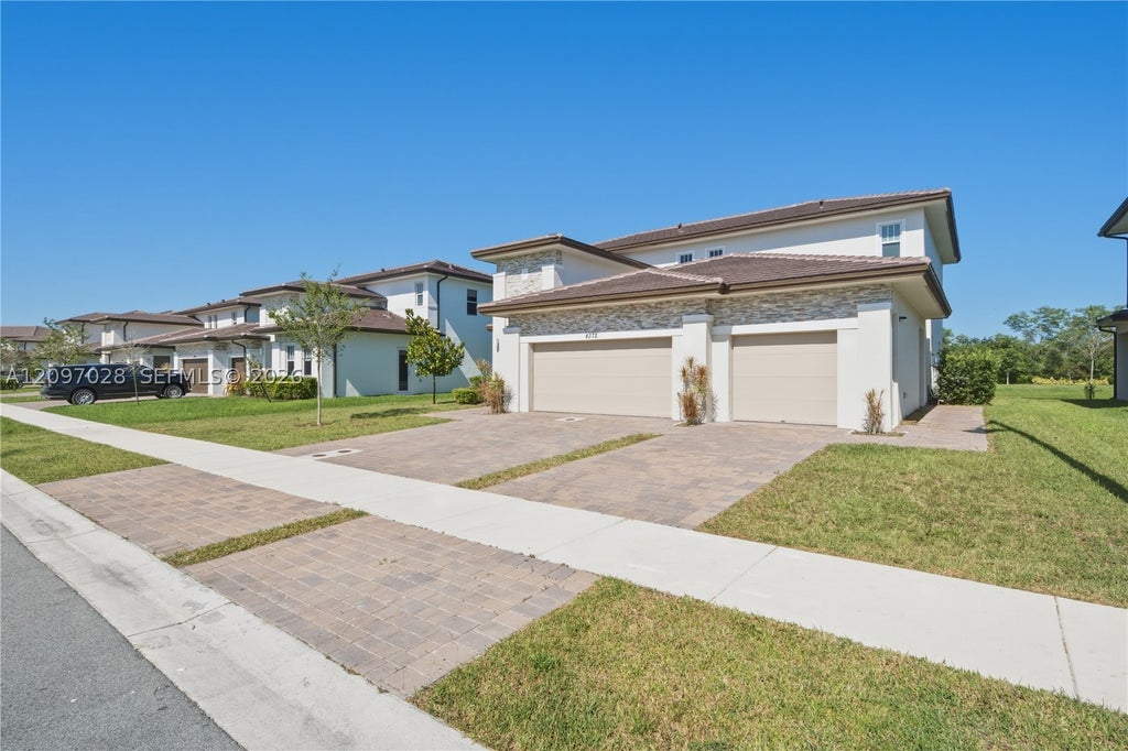 Photo of 4372 SW 122nd Ter #0, Davie, FL 33330 (MLS # A12097028)