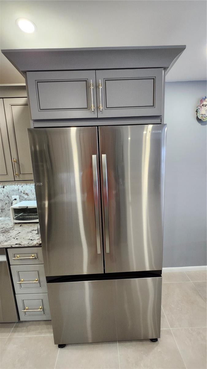 LYNDHURST K CONDO - Residential