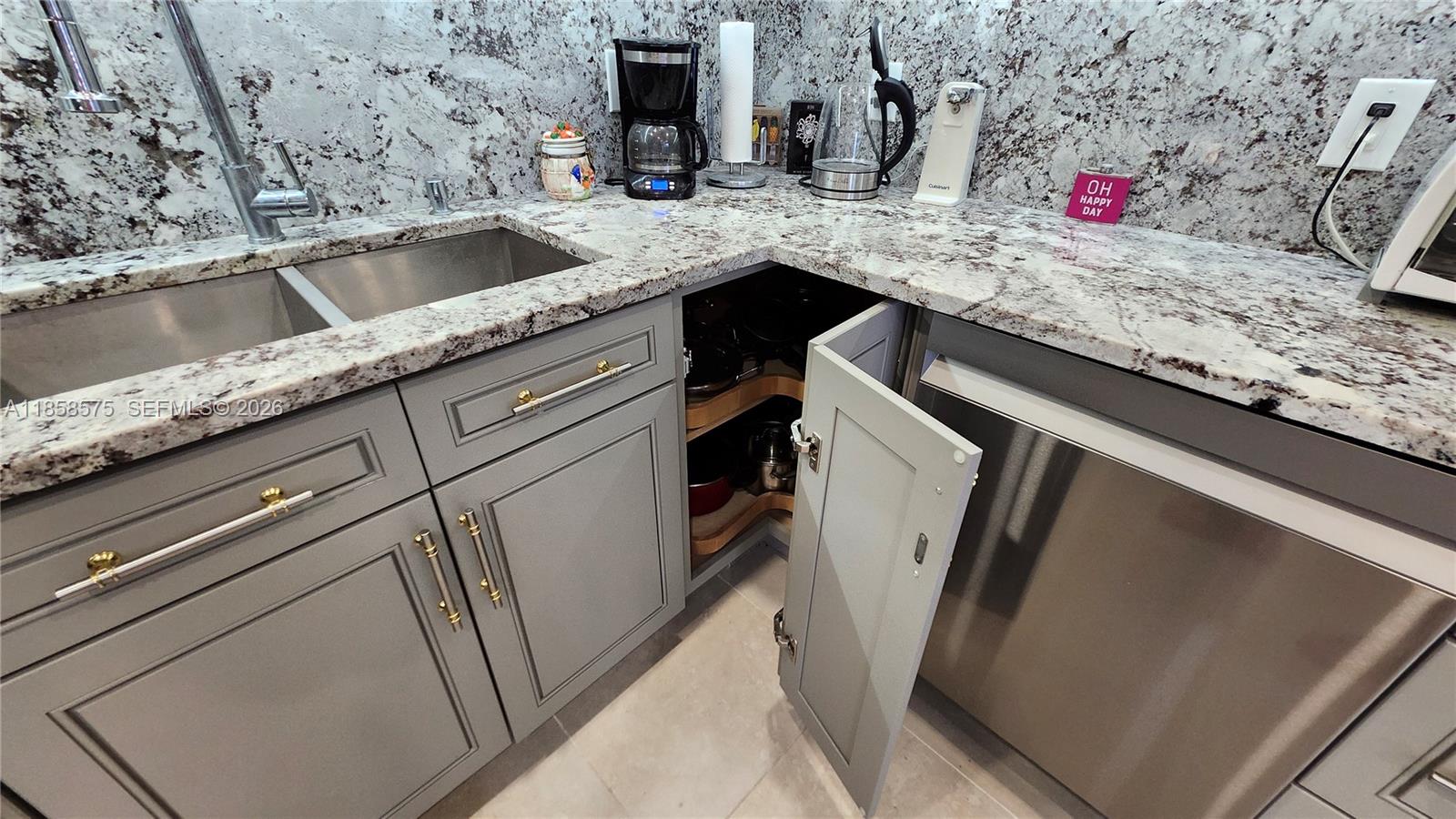 LYNDHURST K CONDO - Residential