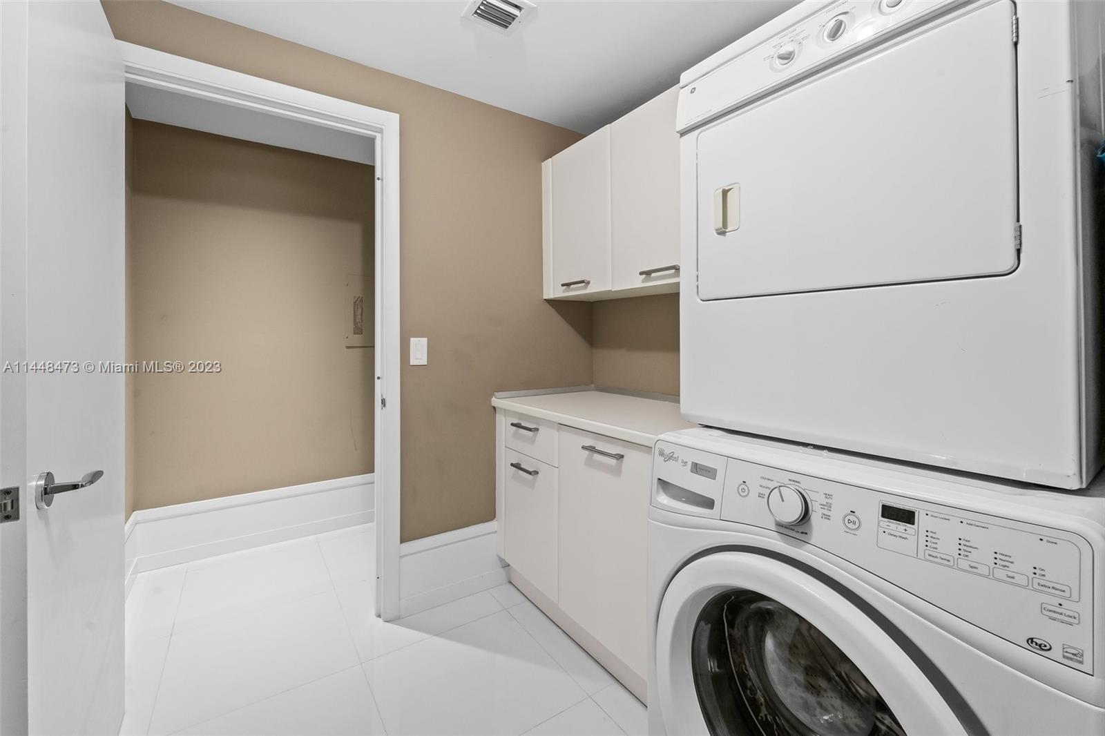 JADE OCEAN CONDO - Residential