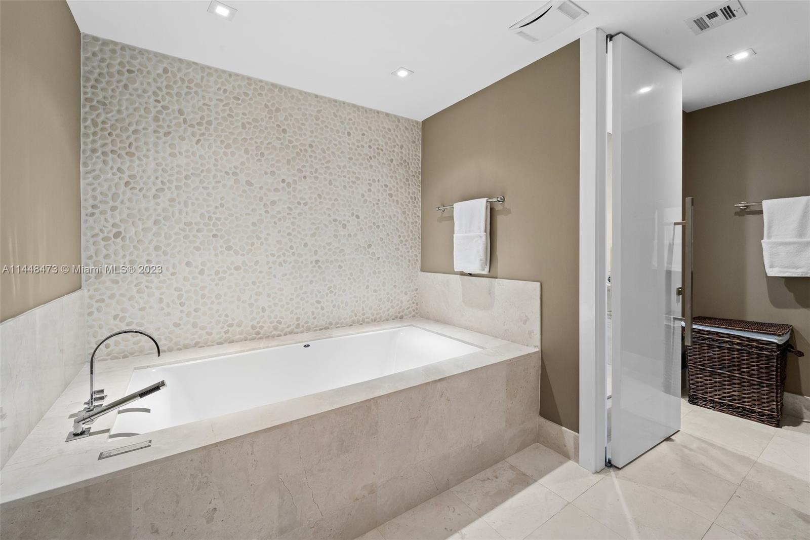 JADE OCEAN CONDO - Residential