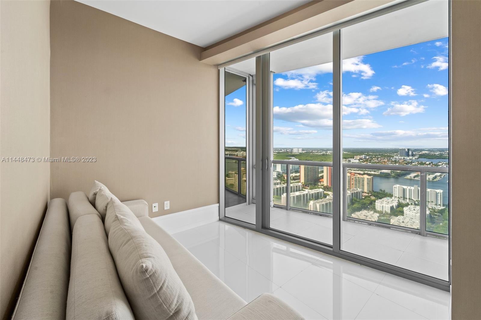 JADE OCEAN CONDO - Residential