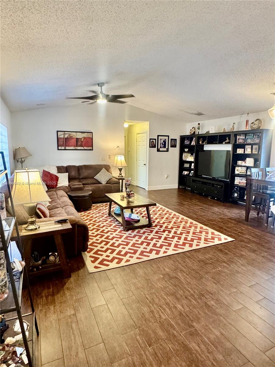 685 SW 198th Ter 685
