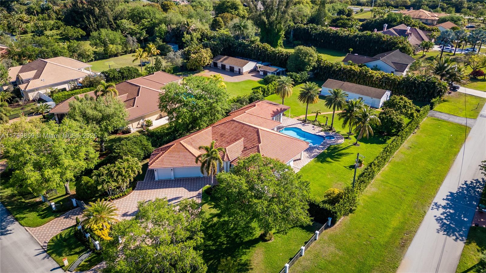 PLANTATION OAKS EAST - Residential