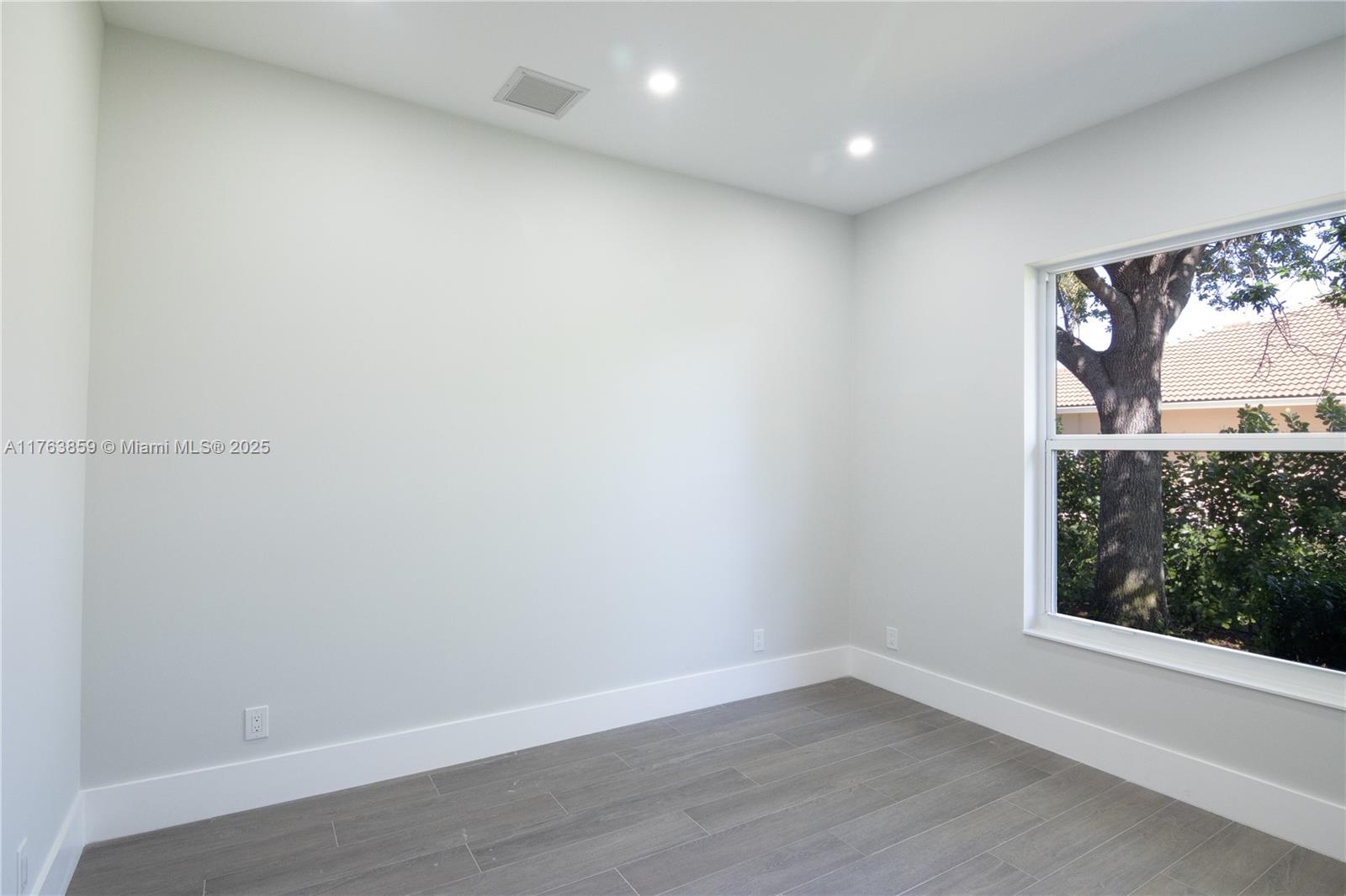 PLANTATION OAKS EAST - Residential