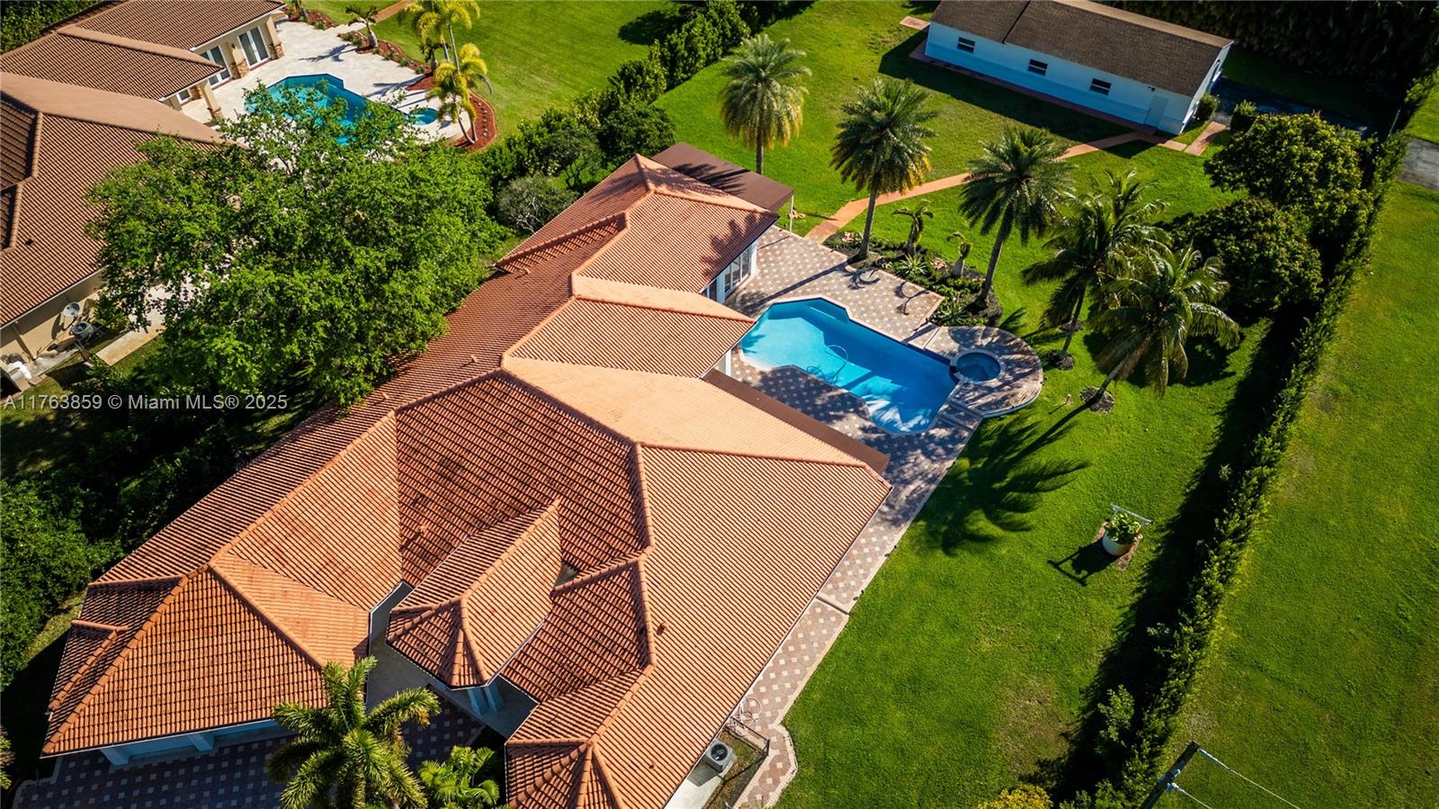 PLANTATION OAKS EAST - Residential