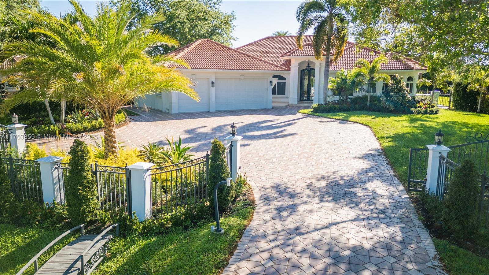 PLANTATION OAKS EAST - Residential