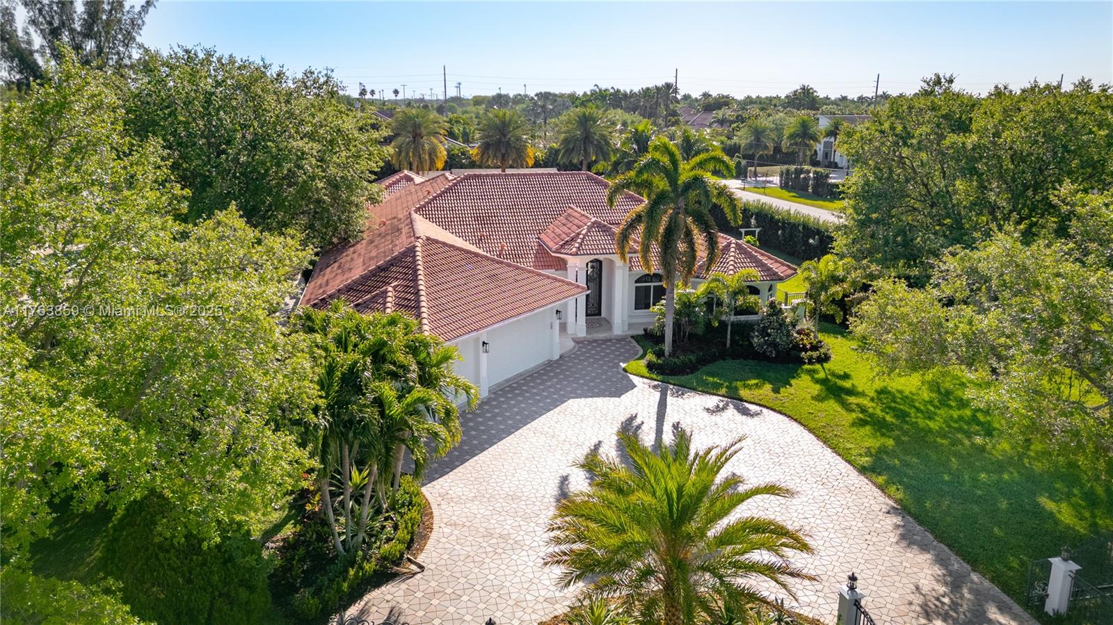 PLANTATION OAKS EAST - Residential