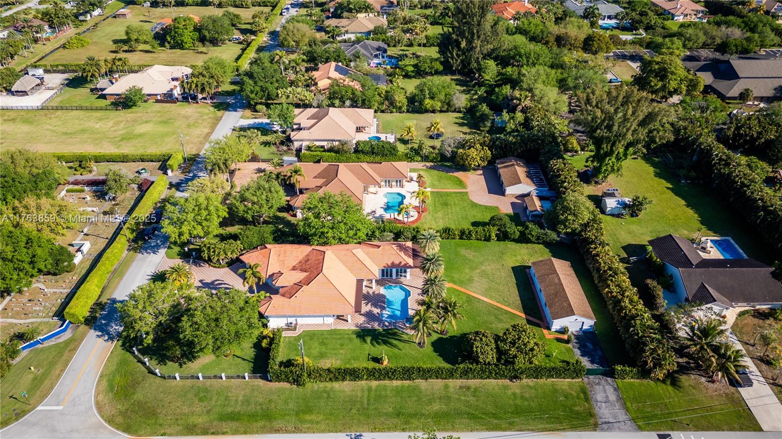 PLANTATION OAKS EAST - Residential