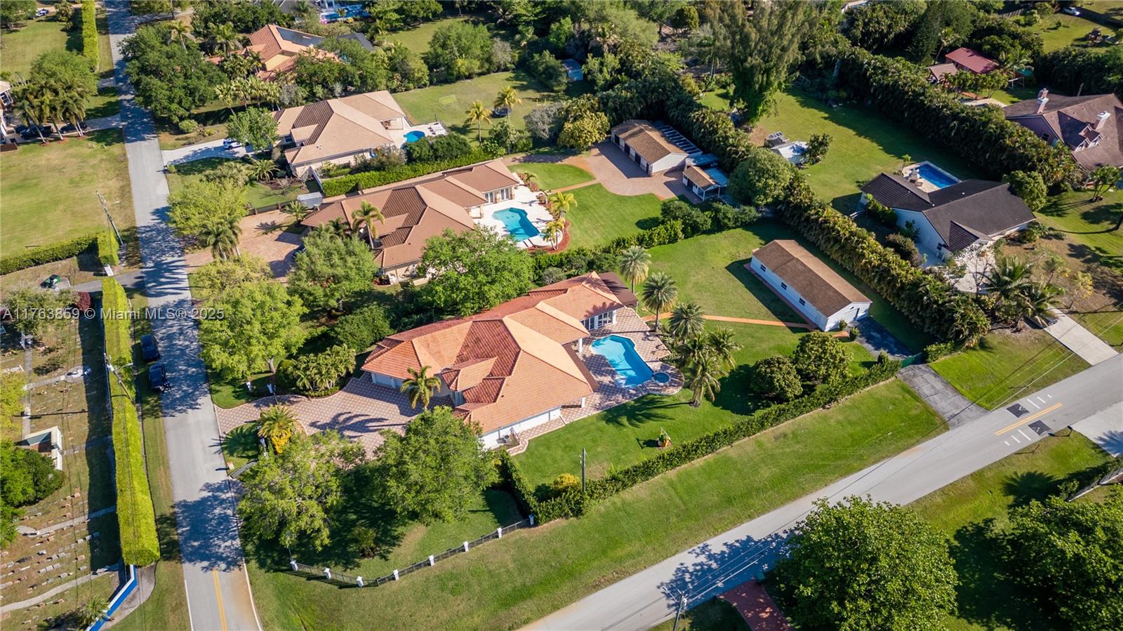 PLANTATION OAKS EAST - Residential