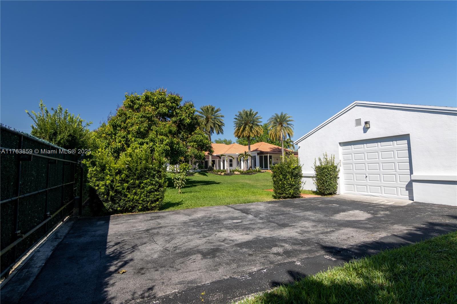 PLANTATION OAKS EAST - Residential