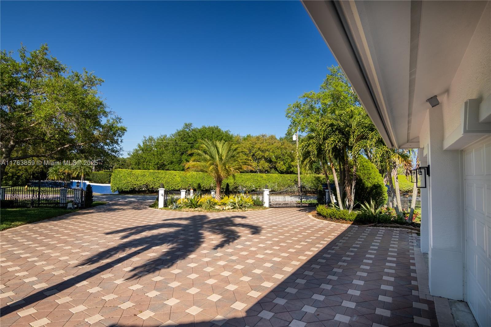 PLANTATION OAKS EAST - Residential