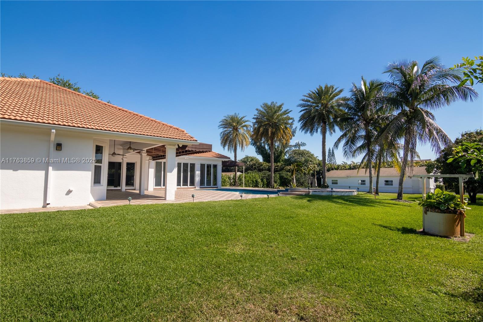 PLANTATION OAKS EAST - Residential