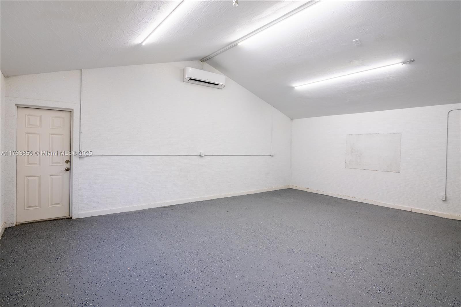 PLANTATION OAKS EAST - Residential