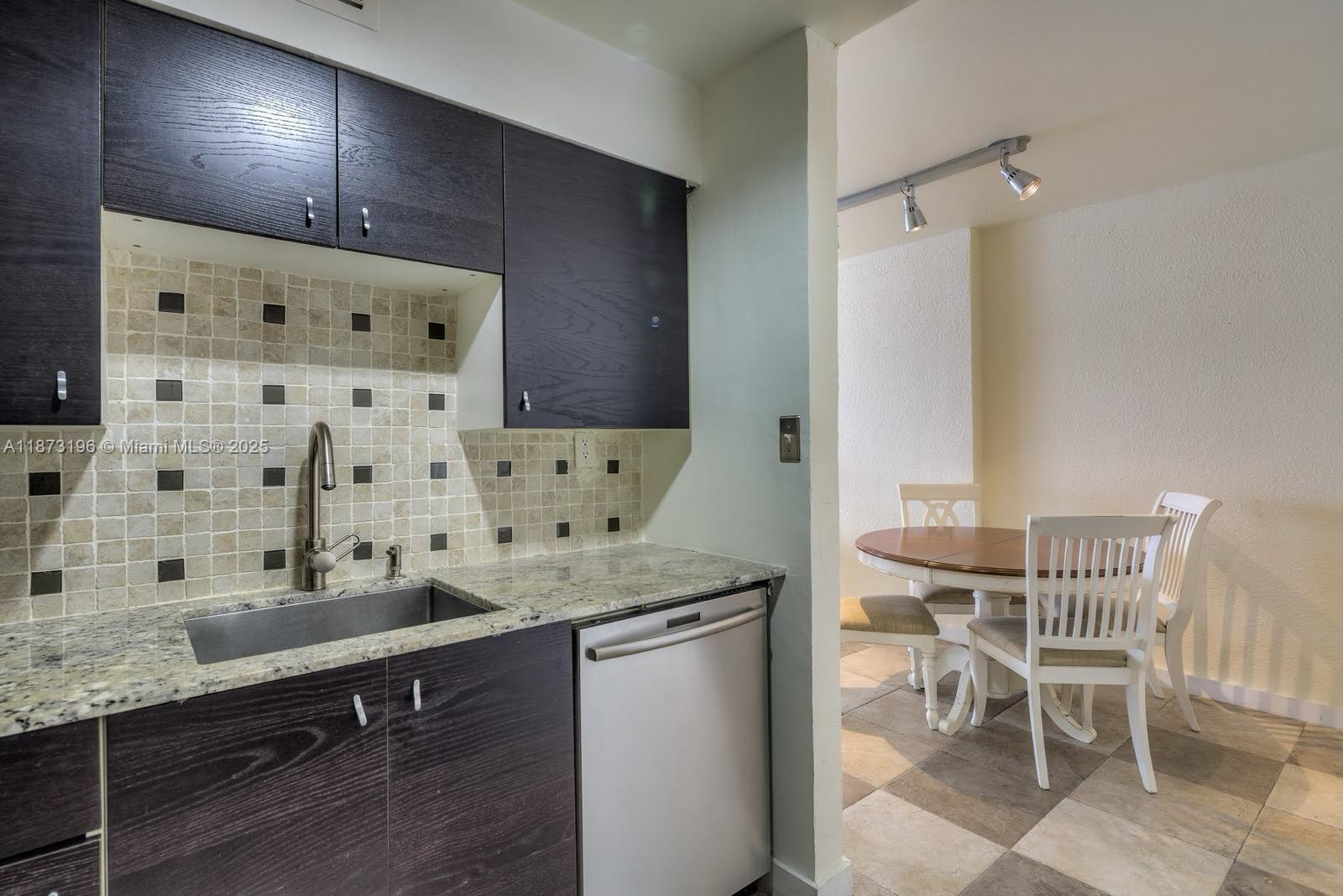 MIRADOR 1200 CONDO - Residential