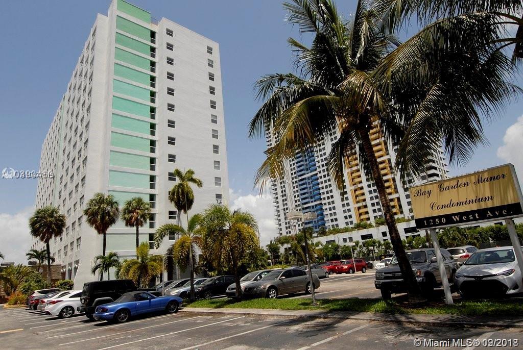 Big Bright and Beautiful Totally Renovated 1 bedroom 1 bath condo. Brand New Dark Wood Kitchen Cabinetry, White Quartz Countertops and New Stainless Steel Samsung Appliances. New Large Porcelain Travertine tiles throughout property, New renovated Bathroom with Large Walk In Shower. Bayfront Building with beautiful private pool and deck area, picnic and relax in private back Bayfront park area. Well secured with Lobby Desk Clerk to Greet and Assist your client and their guests.