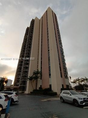 Photo 2 of 16 of 20379 W Country Club Dr 1033 condo