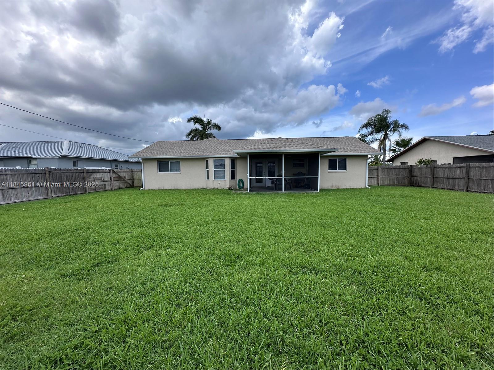 CAPE CORAL - Residential