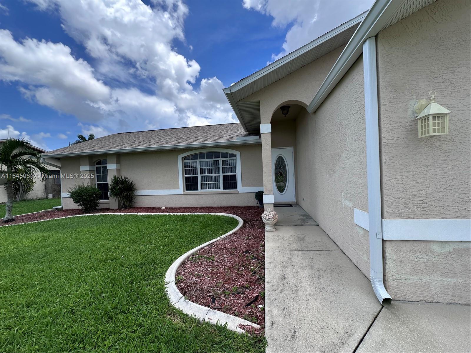 CAPE CORAL - Residential