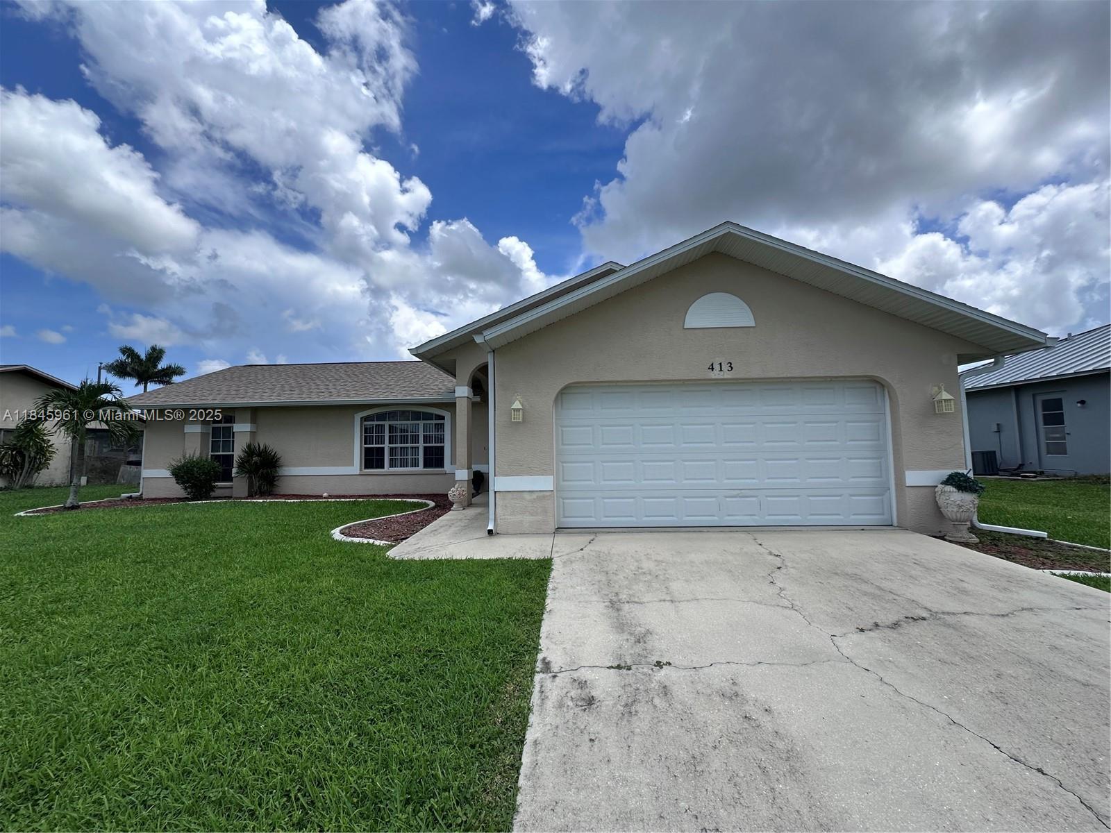 CAPE CORAL - Residential