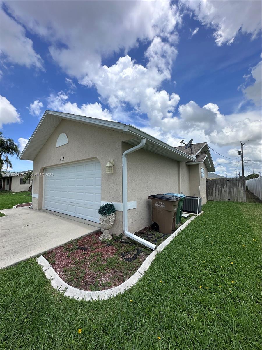 CAPE CORAL - Residential