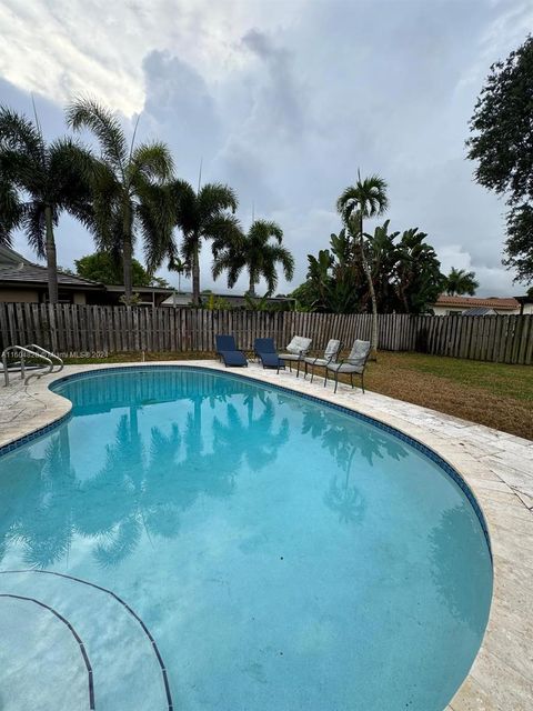 Single Family Residence in Hollywood FL 4730 Hills Dr Dr.jpg