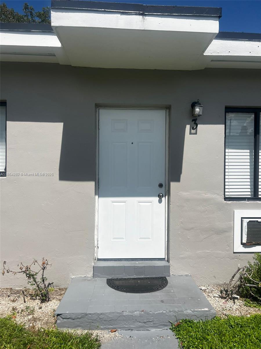 Spacious 2-bedroom, 1-bath home for rent in the growing Allapattah neighborhood. Convenient location near Wynwood, Midtown, Downtown Miami, and major highways. Easy to show!