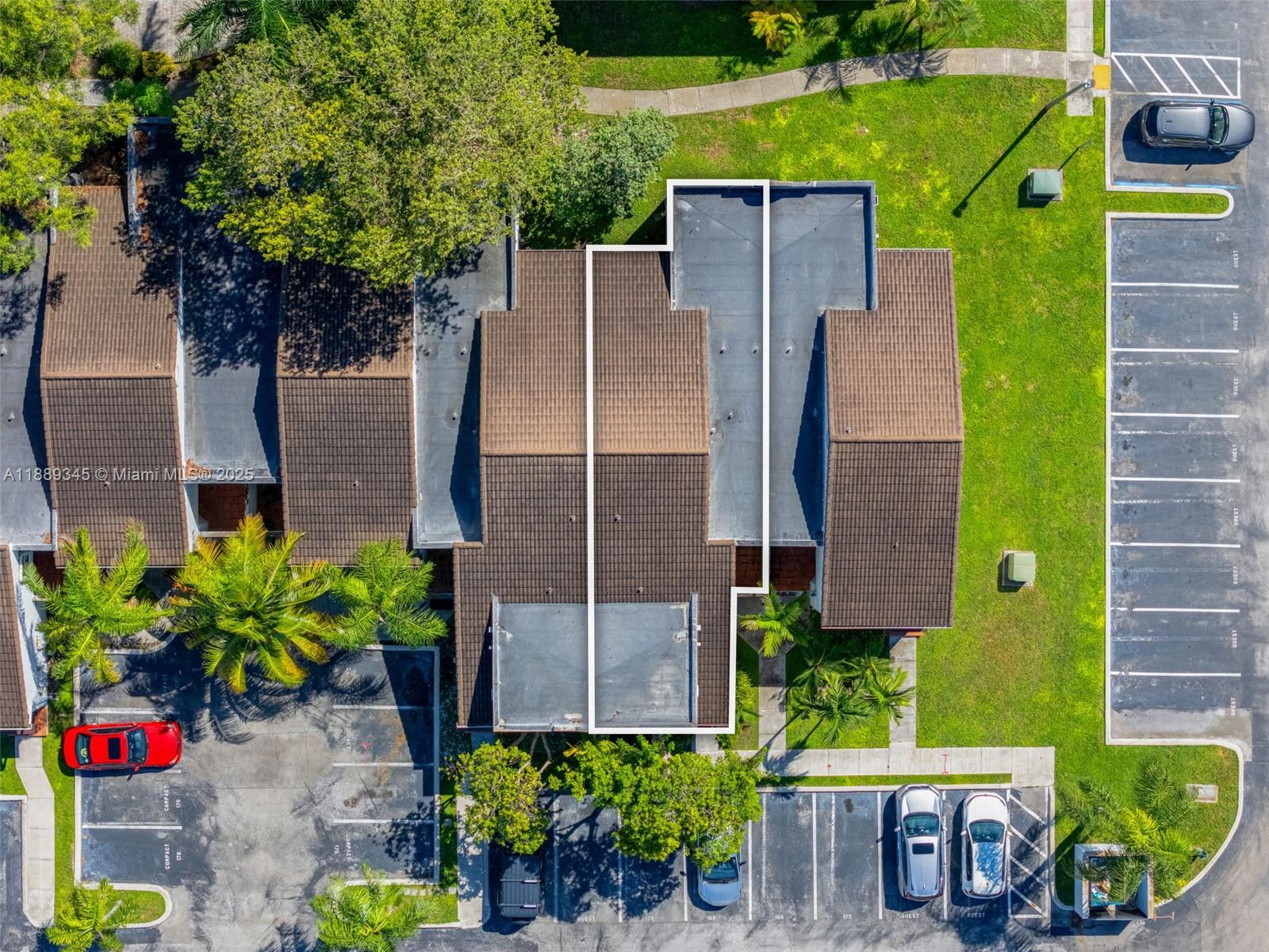 THE GREENS AT DORAL CONDO - Residential