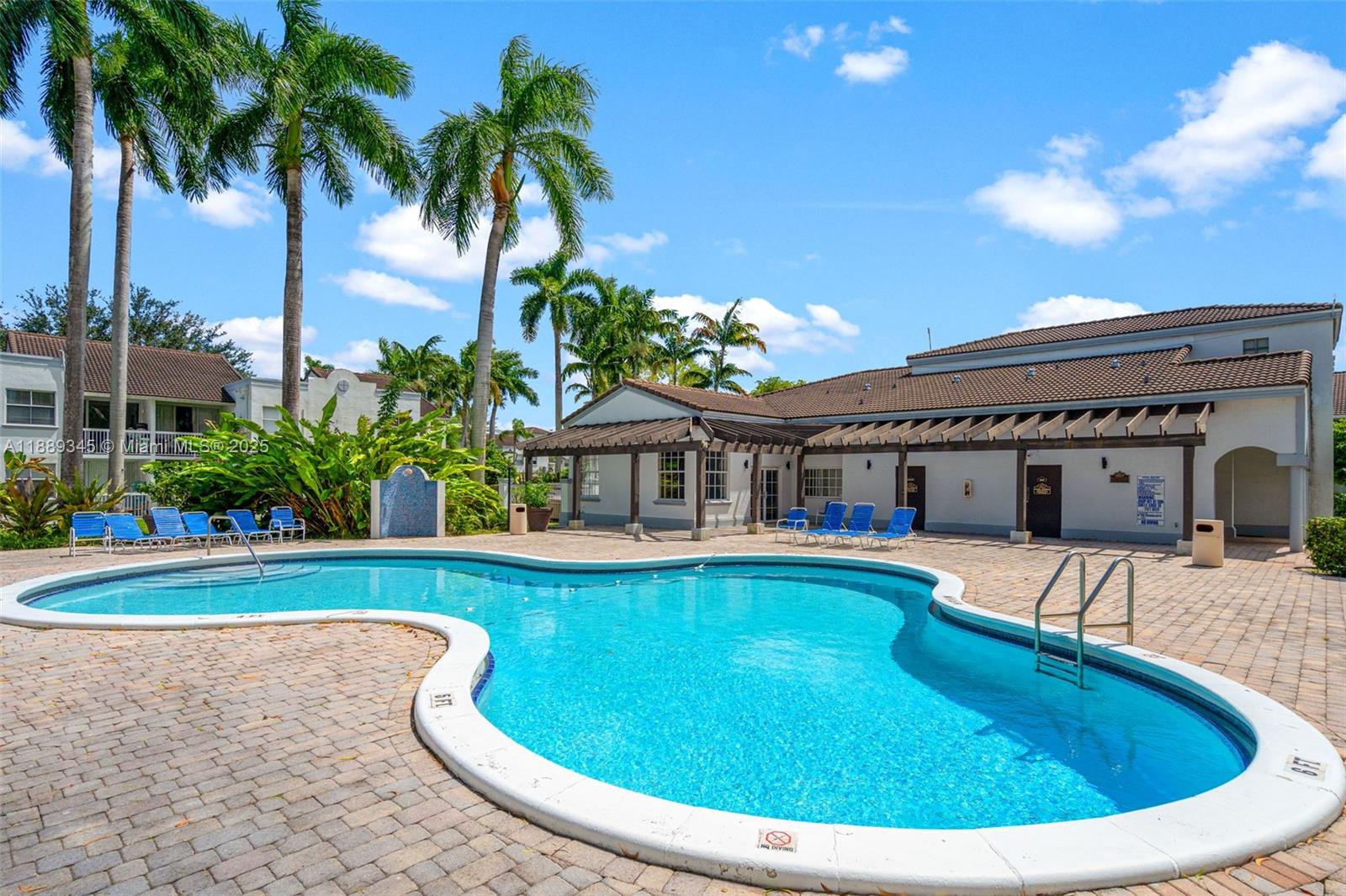 THE GREENS AT DORAL CONDO - Residential