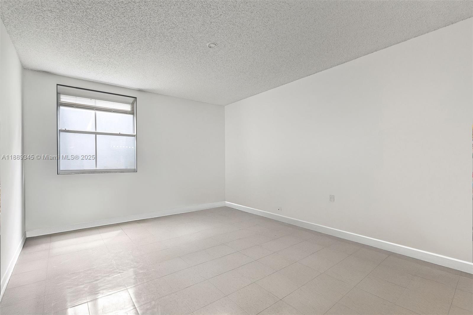 THE GREENS AT DORAL CONDO - Residential