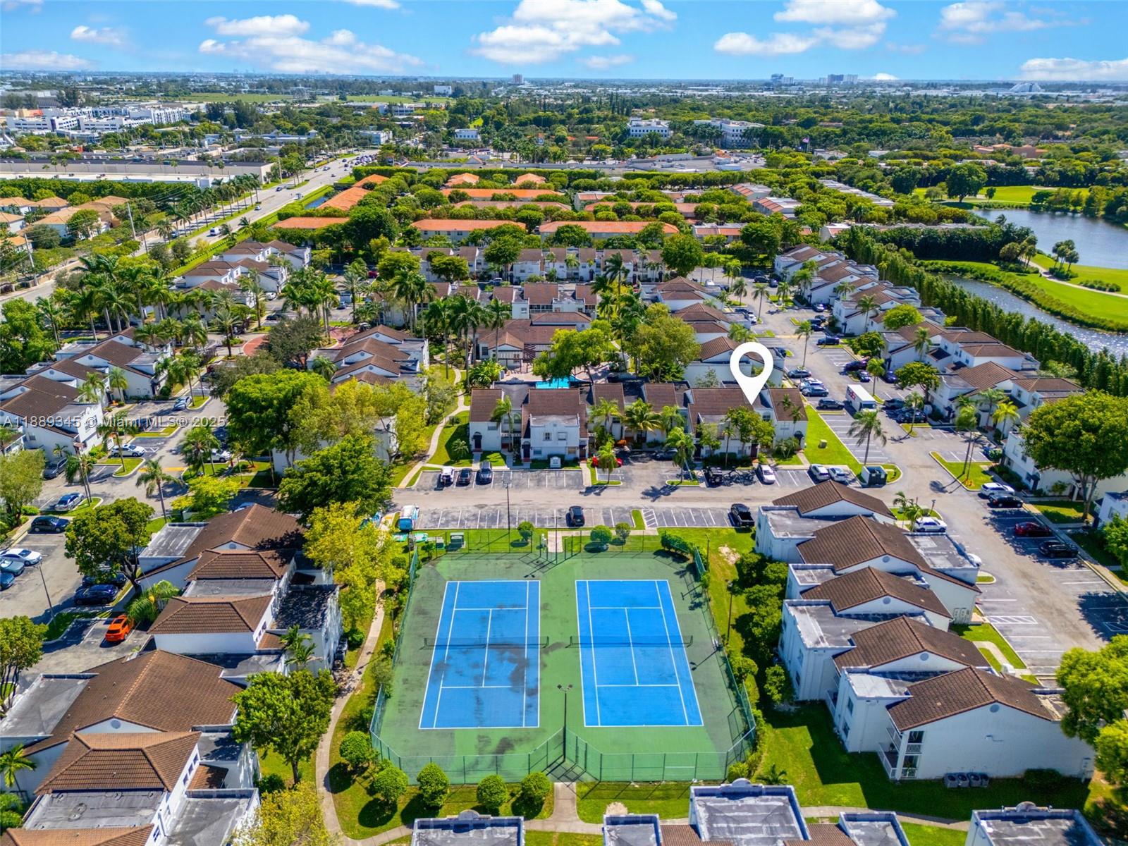 THE GREENS AT DORAL CONDO - Residential