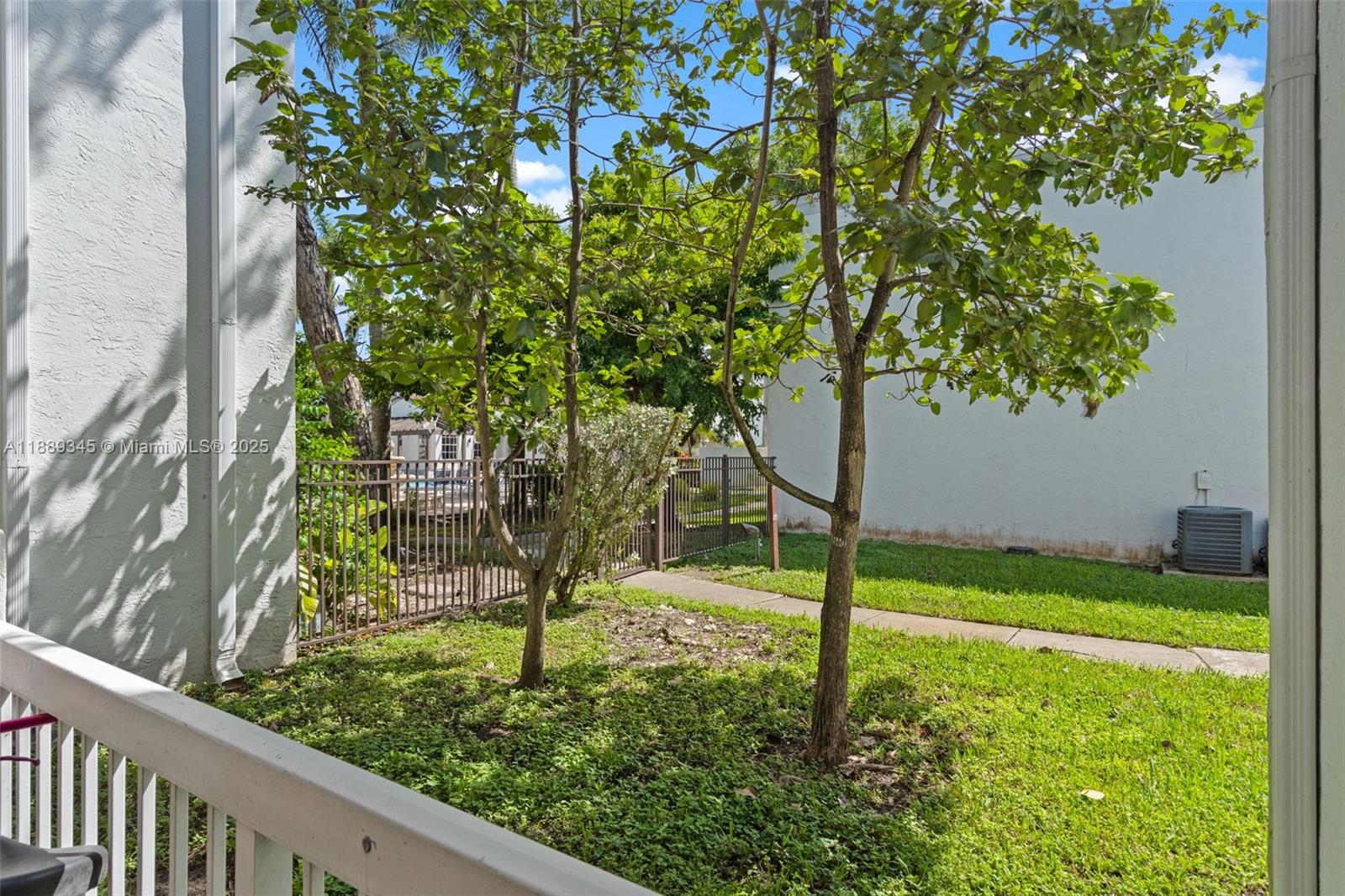 THE GREENS AT DORAL CONDO - Residential