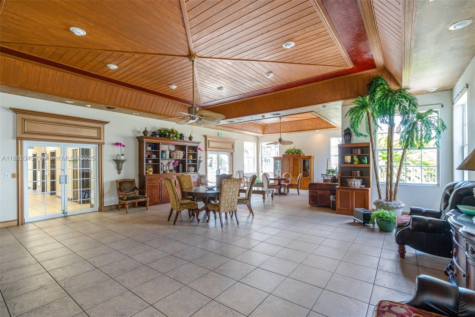 THE GREENS AT DORAL CONDO - Residential