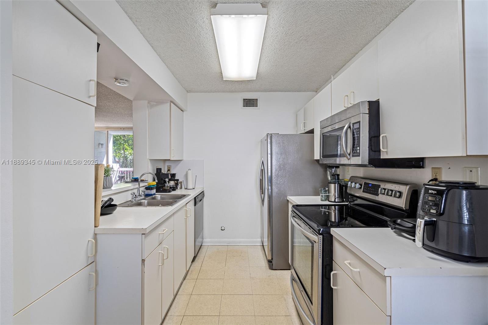 THE GREENS AT DORAL CONDO - Residential