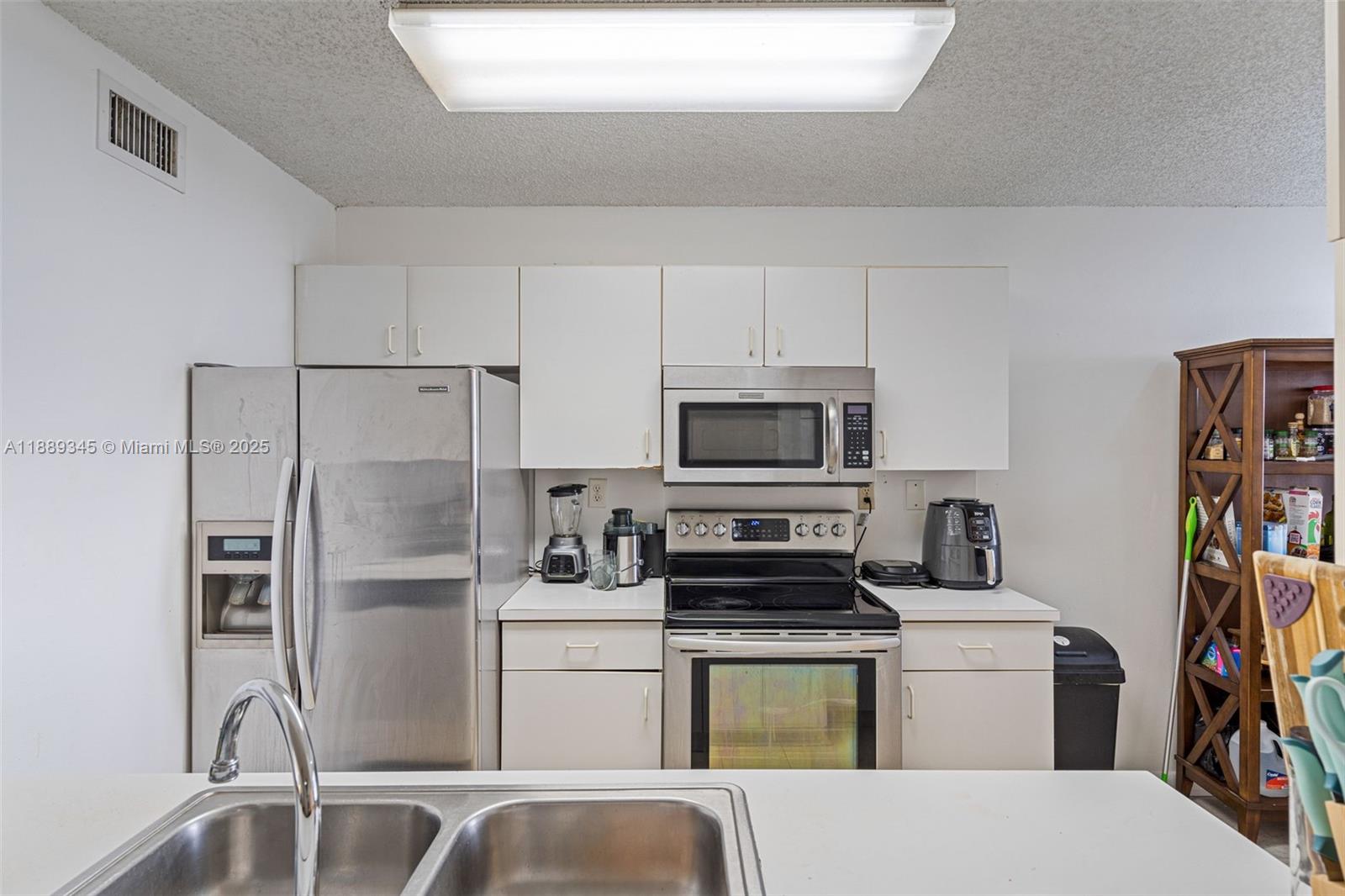 THE GREENS AT DORAL CONDO - Residential