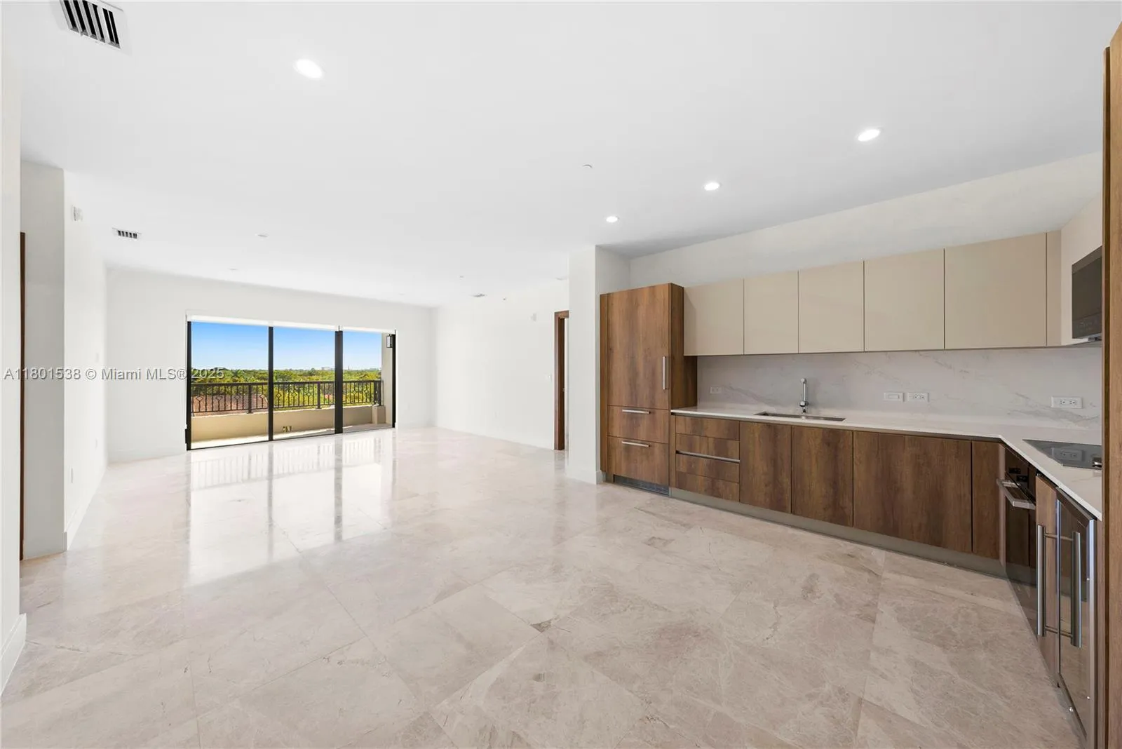 Coral Gables, Florida 33134, United States, 2 Bedrooms Bedrooms, ,2 BathroomsBathrooms,Residential,Active,128031