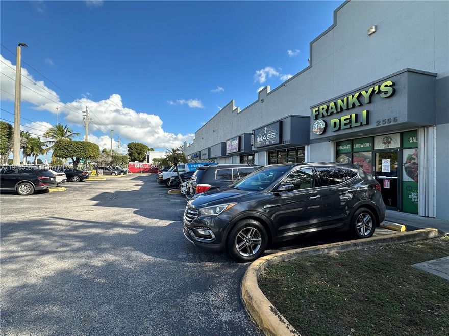 GREAT LOCATION CORNER SHOPPING, CLOSE TO MIA LAKES, HIALEAH GARDEN TO 75 HIGHWAY, PALMETTO
 GREAT EXPOSURE, CENTRAL AIR BIG DOOR IN THE BACK ONE PARK ASSIGNED IN THE BACK BUT PLENTY OPEN PARKING AT THE FRONT. THE FAMOUS FRANKY,S CAFETERIA IN THE SAME SHOPPING.
 THE UNIT 2562 IS SIDE BY SIDE , AND IS ALSO FOR LEASE, AND IS THE SAME SQ FT. OF 2554