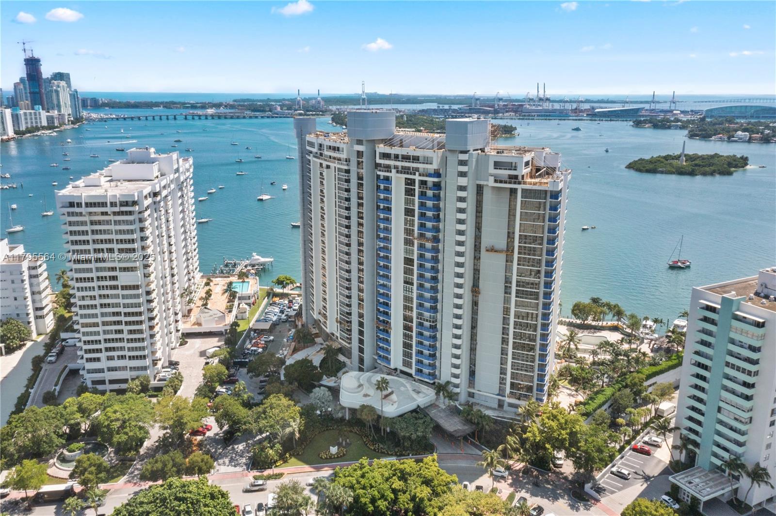 9 Island Ave 1209