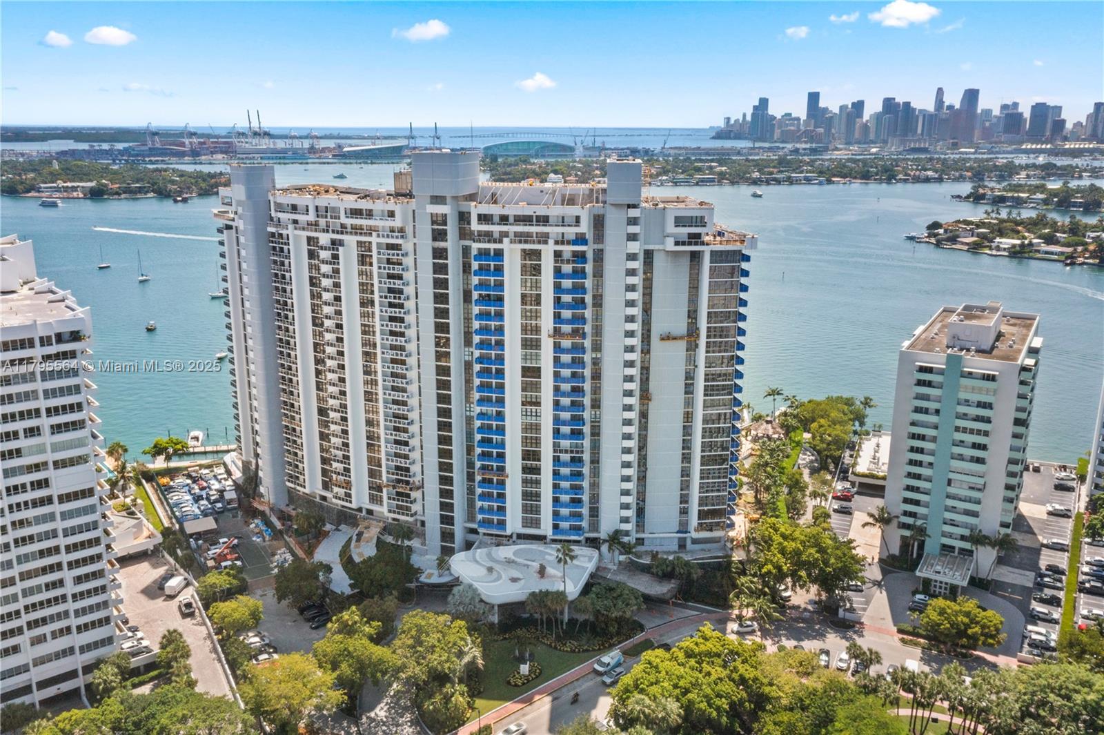 9 Island Ave 1209