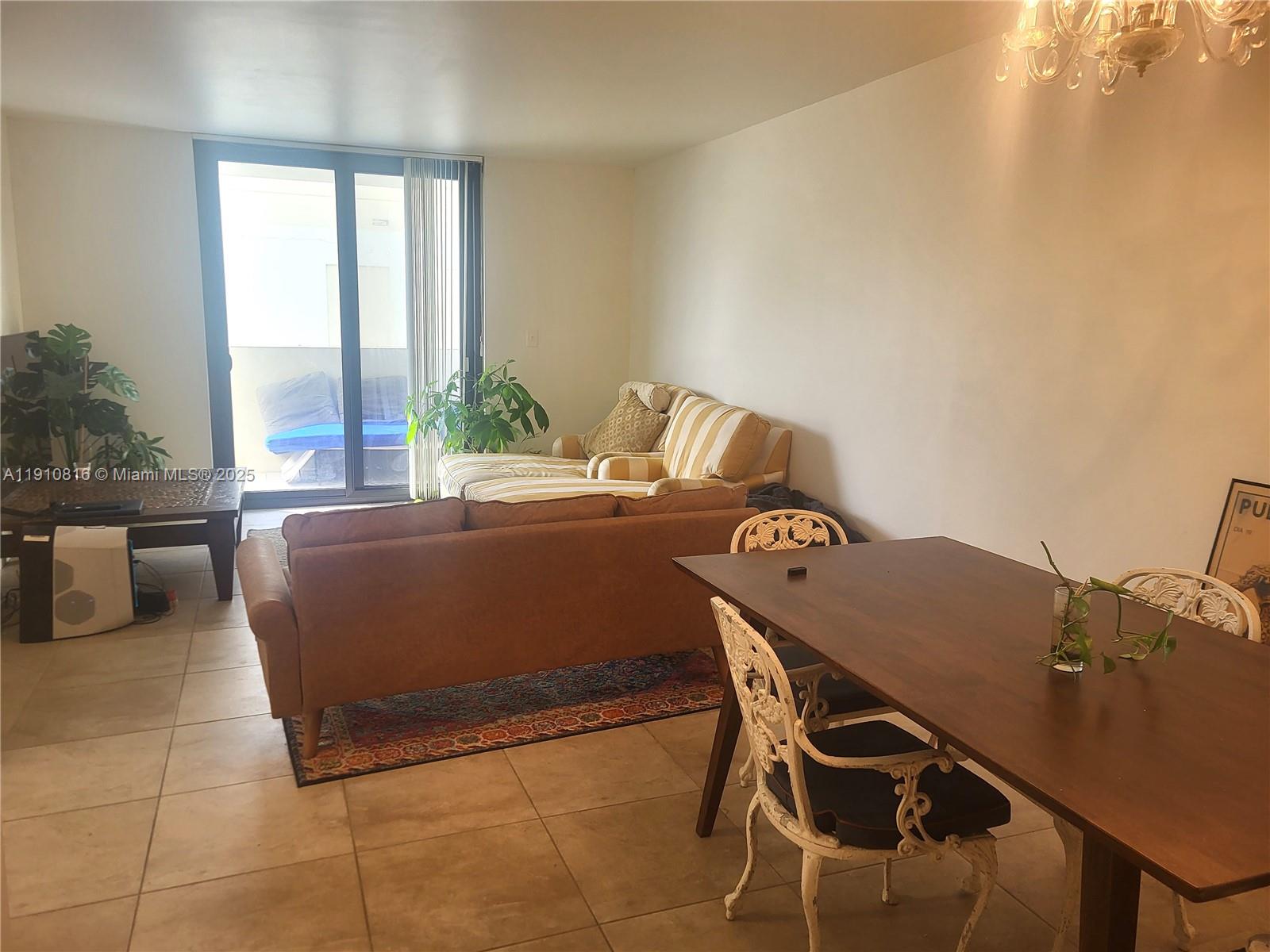 THE GEORGIAN CONDO - Residential Lease