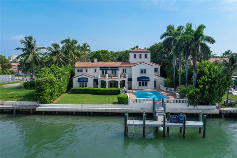 Photo of 4760 N Bay Rd, Miami Beach, FL 33140 (MLS # A12106525)