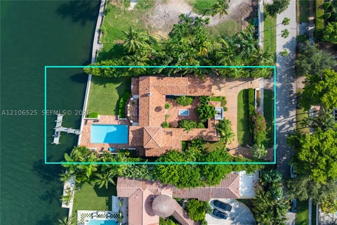 Photo of 4760 N Bay Rd, Miami Beach, FL 33140 (MLS # A12106525)