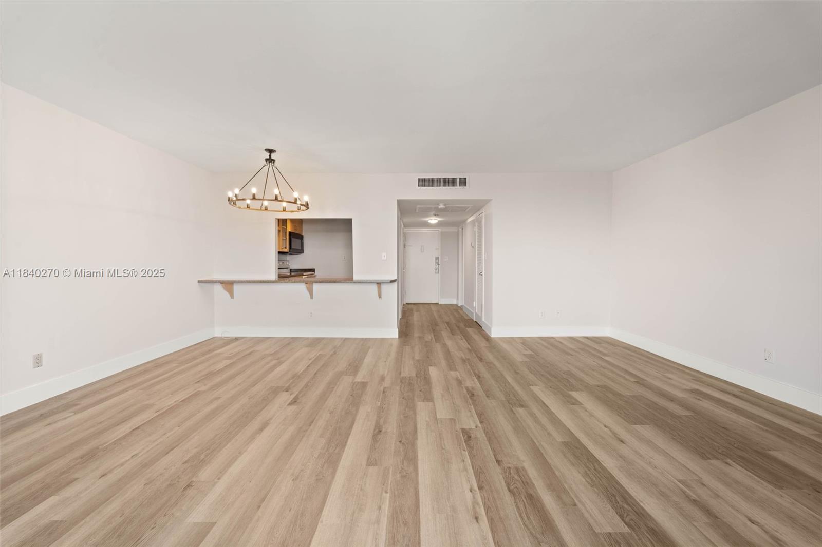 5401 Collins Ave 629