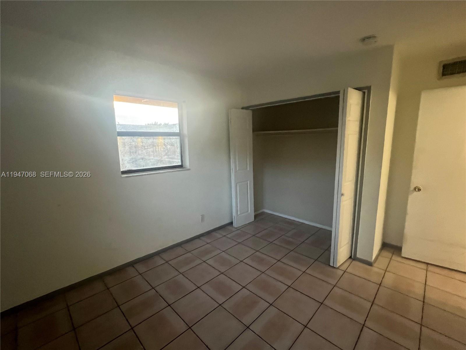 HAMPSHIRE VILLAS CONDO - Residential