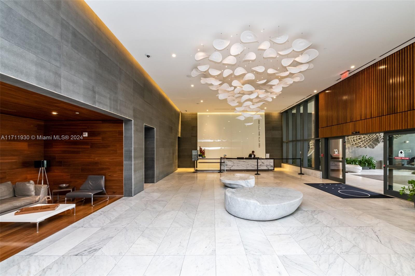 REACH CONDO - Residential